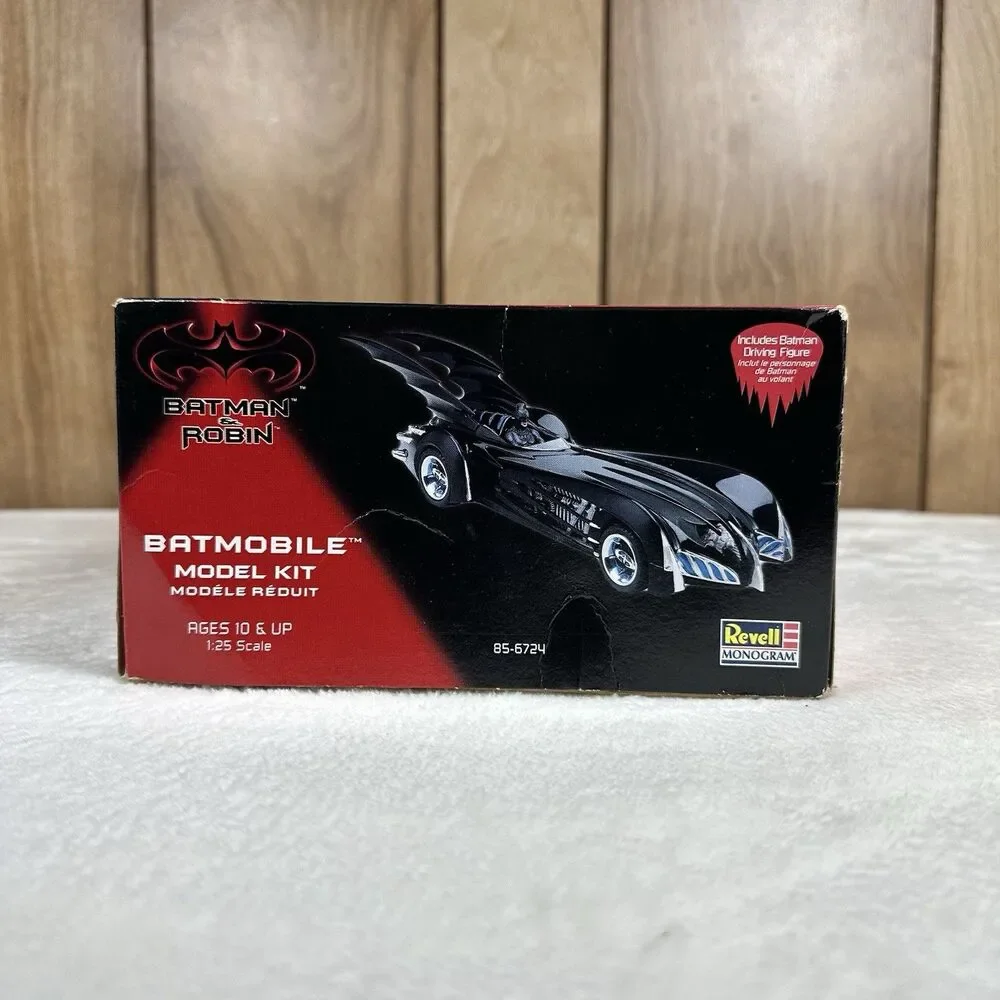 Revell‎ Monogram Batman & Robin Batmobile Model Kit 1:25 Scale 1997 Partial